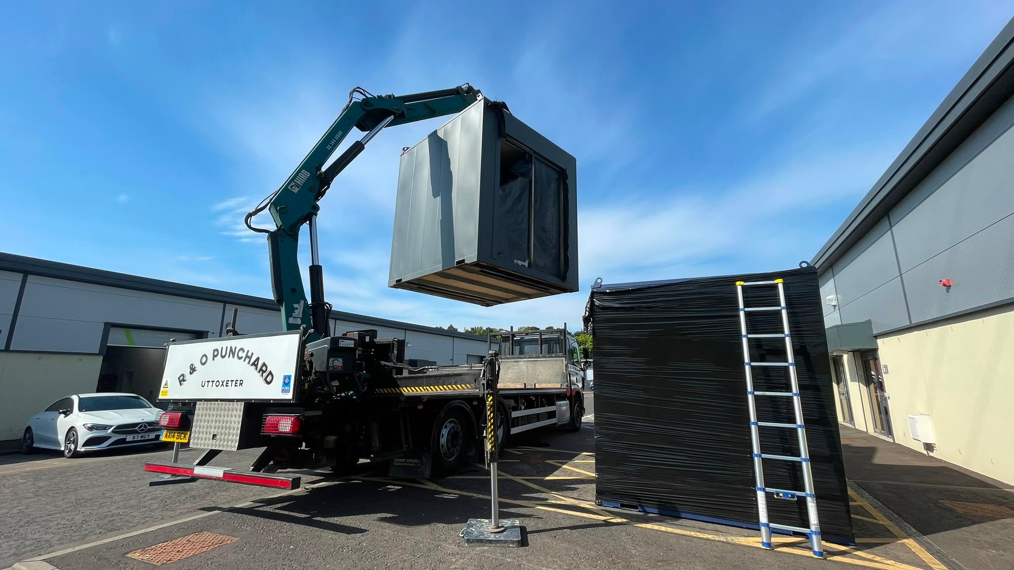 R & O Punchard HIAB crane hire lifting equipment on site